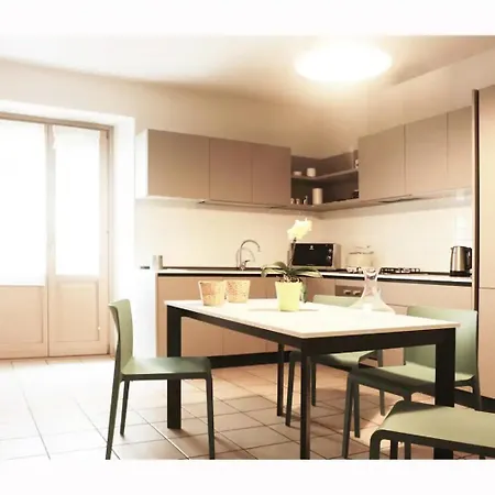 Due Dei Mille. Incantevole Casa In Centro Ad Apartamento Alba (Piedmont)