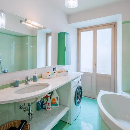 Due Dei Mille. Incantevole Casa In Centro Ad Apartament Alba (Piedmont)