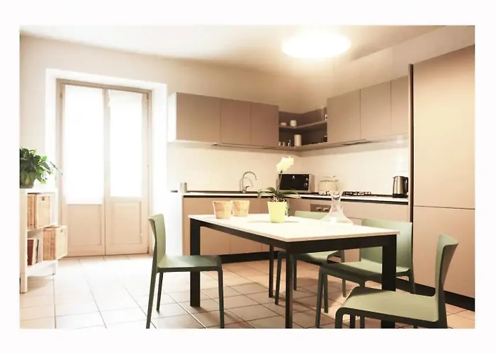 Due Dei Mille. Incantevole Casa In Centro Ad Daire Alba (Piedmont)