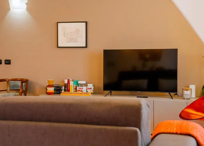 Lejlighed Due Dei Mille. Incantevole Casa In Centro Ad Alba (Piedmont)